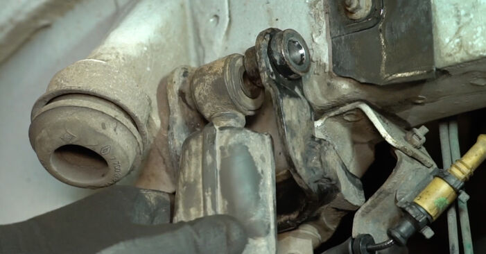 NISSAN INTERSTAR Kulový Čep Ramene výměna: bezplatné návody z naší dílny