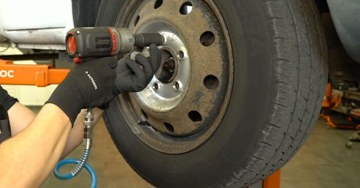 Svépomocná výměna Kulový Čep Ramene na NISSAN INTERSTAR