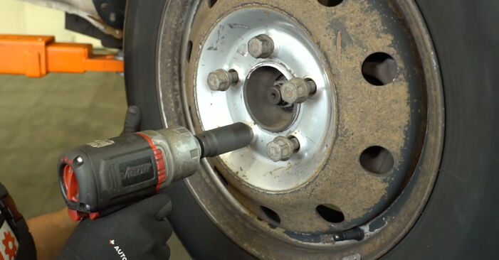 Jak vyměnit Kulový Čep Ramene na NISSAN INTERSTAR - tipy a triky