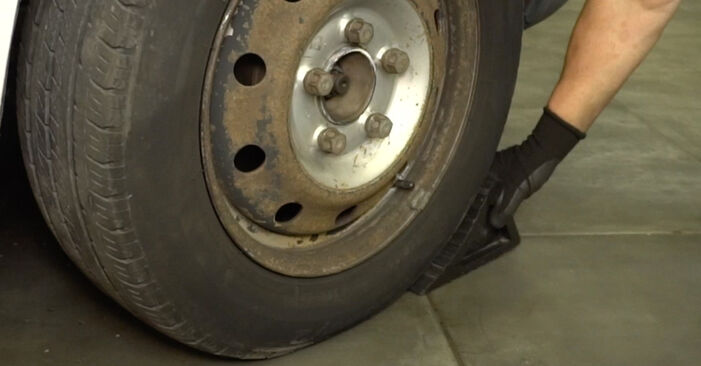 Svépomocná výměna NISSAN INTERSTAR Kulový Čep Ramene - online tutoriál