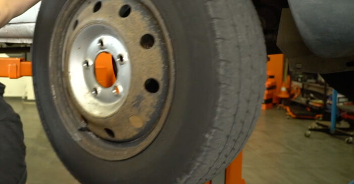 Jak odstranit NISSAN INTERSTAR Kulový Čep Ramene - online jednoduché instrukce