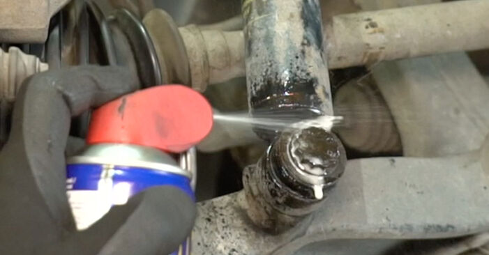 Jaké náročné to je, pokud to budete chtít udělat sami: Kulový Čep Ramene výměna na autě NISSAN INTERSTAR - stáhněte si ilustrovaný návod