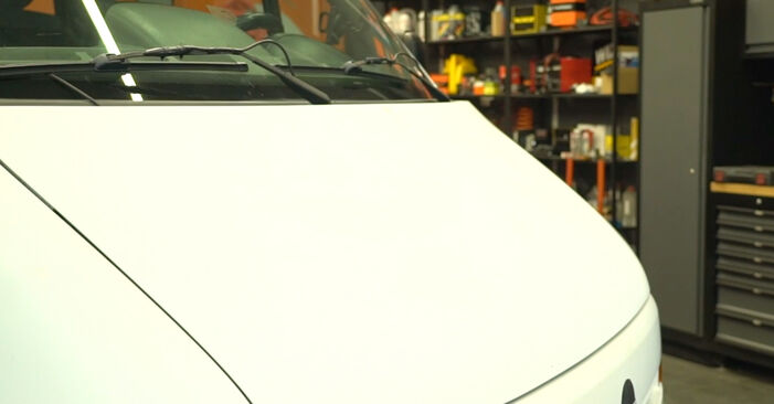 Stufenweiser Leitfaden zum Teilewechsel in Eigenregie von Renault Master 2 Kastenwagen 2011 3.0 dCi Kühler