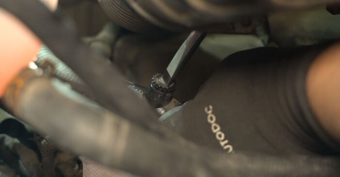 Wechseln Ausgleichsbehälter am RENAULT MASTER II Bus (JD) 2.5 D 2001 selber