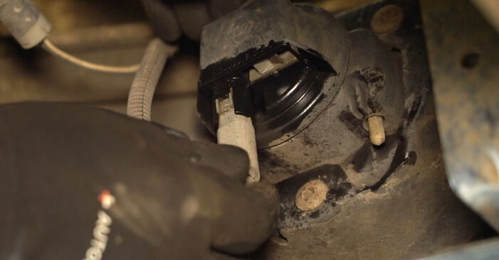 Changer Radiateur sur NISSAN INTERSTAR par vous-même