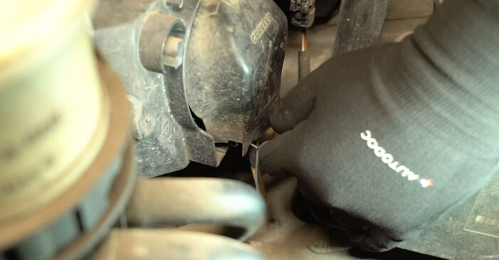 Jak vyměnit Chladič Vody na NISSAN INTERSTAR - bezplatné PDF a video návody.