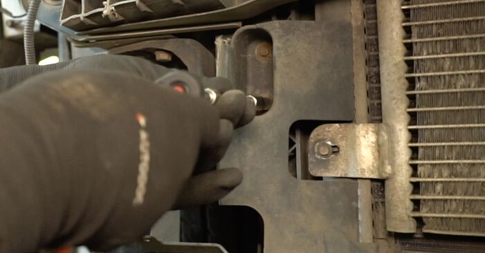 Svépomocná výměna NISSAN INTERSTAR Chladič Vody - online tutoriál