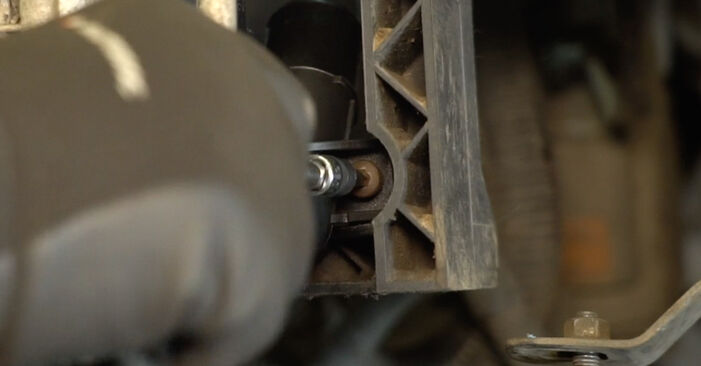 NISSAN INTERSTAR Chladič Vody svépomocná výměna díky návodu z naší dílny