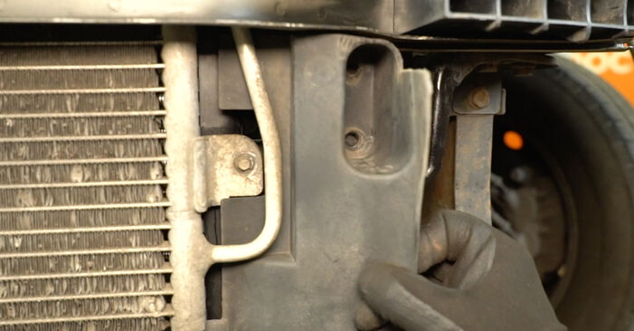 Jaké náročné to je, pokud to budete chtít udělat sami: Chladič Vody výměna na autě NISSAN INTERSTAR - stáhněte si ilustrovaný návod