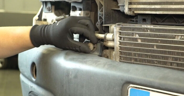 Cum să schimbați Radiator Racire la RENAULT MASTER II bus (JD) 2010 - sfaturi și trucuri utile