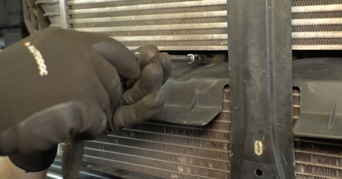 Manualul de atelier pentru substituir Radiator Racire MASTER II bus (JD) 1.9 dCi 2009