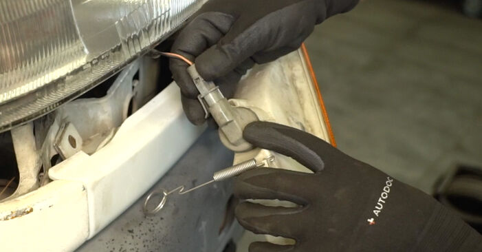 Cât durează înlocuirea: Radiator Racire la Renault Master II Bus 2006 - manualul informativ în format PDF