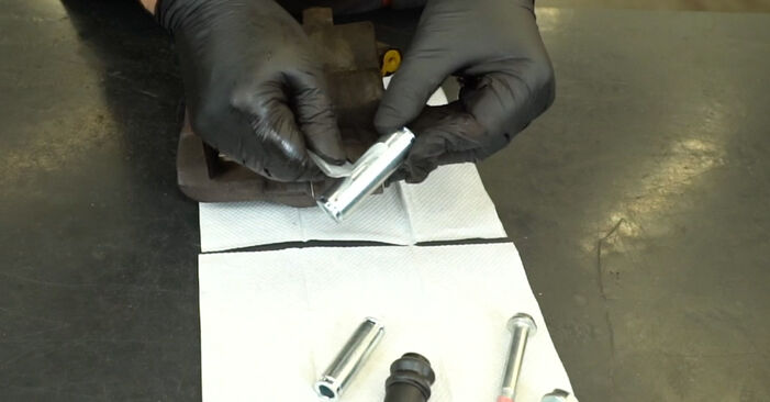 Wechseln Sie Bremssattel Reparatursatz beim Interstar 2013 dCi 120 selber aus