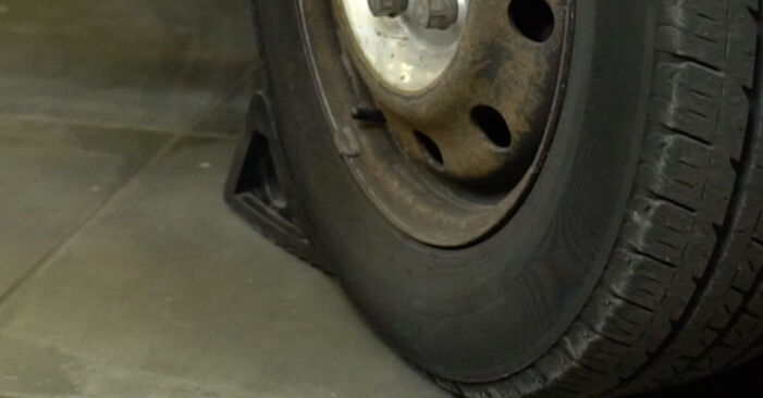 Wie man NISSAN INTERSTAR Kasten (X70) dCi 120 2003 Bremssattel Reparatursatz wechselt - Schritt-für-Schritt-Leitfäden und Video-Tutorials