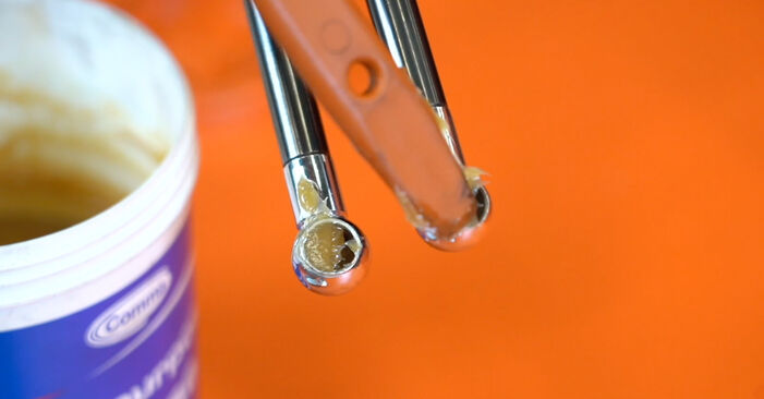 Wie lange benötigt das Auswechseln der Teile: Heckklappendämpfer beim VAUXHALL VIVARO Box (F7) 2009 - Detailliertes PDF-Tutorial