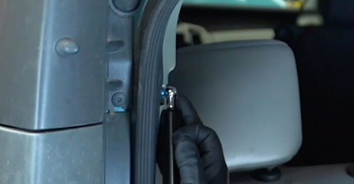 Cum să schimbați Amortizor Portbagaj la VAUXHALL Vivaro Combi (X82) 2014 - sfaturi și trucuri utile