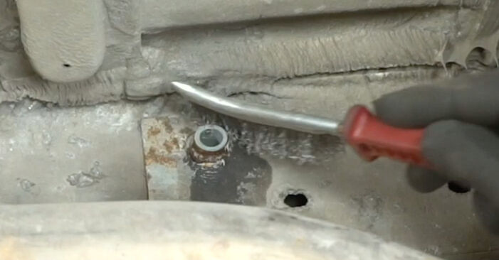 Aké náročné to je, ak to budete chcieť urobiť sami: Tlmič pruzenia výmena na aute OPEL VIVARO Box 1.6 CDTI (05) 2020 – stiahnite si ilustrovaný návod