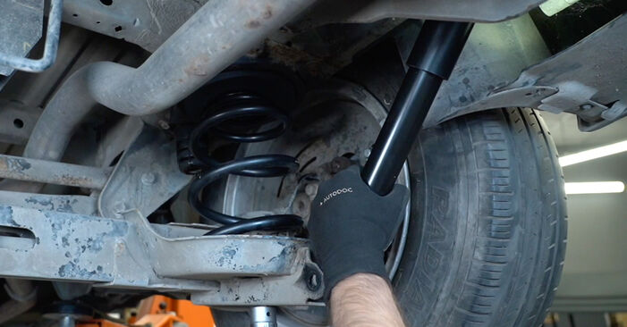 VAUXHALL VIVARO 2021 Amortizators pakāpeniska nomaiņas rokasgrāmata