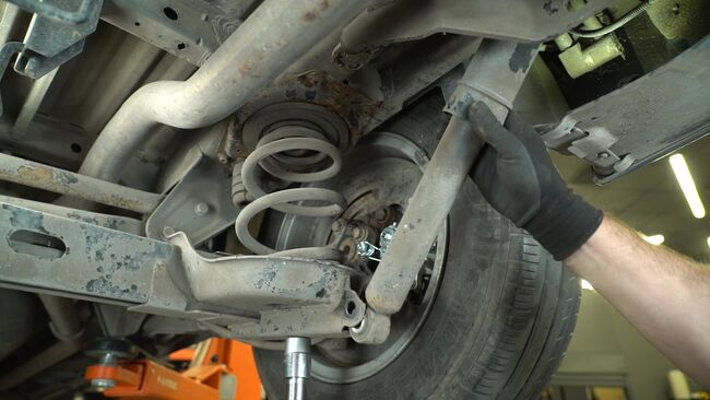 Cum să mentenanța Arc spirala la OPEL Vivaro A Van (X83) 2006: descărcați manualele în format PDF și instrucțiunile video