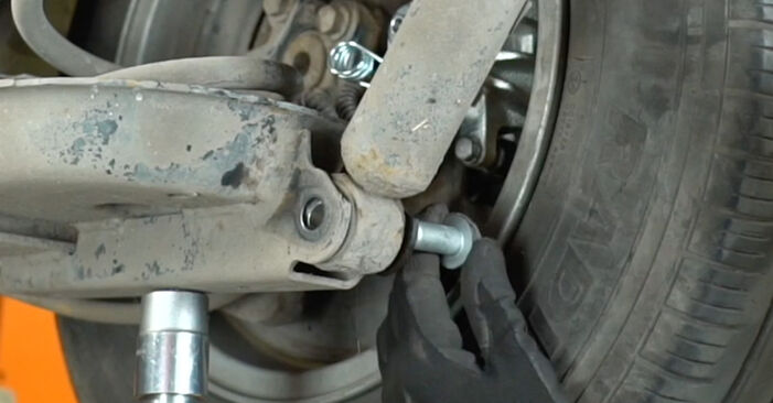 Как да демонтираме VAUXHALL VIVARO 2.5 DTI 2005 Пружинно окачване - онлайн лесни за следване инструкции