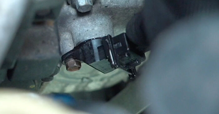 Jak vyměnit Snímač Polohy Vačkového Hřídele na OPEL VIVARO - tipy a triky