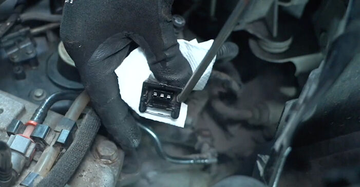 OPEL Vivaro A Burtowy Ciężarówka / Podwozie (X83) 1.9 DTI Czujnik wałka rozrządu wymiana: przewodniki online i samouczki wideo