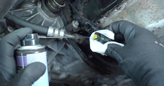 Jaké náročné to je, pokud to budete chtít udělat sami: Snímač Otáček Klikové Hřídele výměna na autě OPEL MOVANO - stáhněte si ilustrovaný návod