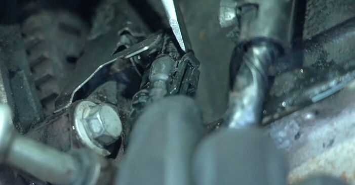 Jak wymienić Czujnik Wału Korbowego VAUXHALL Vivaro Burtowy Ciężarówka / Podwozie (X83) 1.9 DI 2004 - instrukcje krok po kroku i filmiki instruktażowe