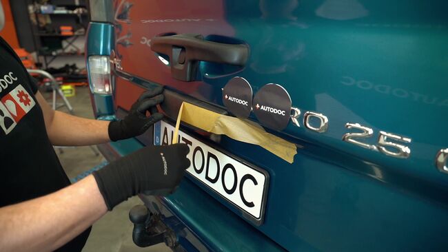 Πόσο διαρκεί η αντικατάσταση: Φωτισμός πινακίδας κυκλοφορίας στο OPEL VIVARO - ενημερωτικό εγχειρίδιο PDF