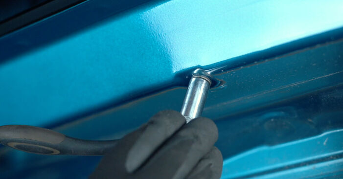 COMBO TOUR Mk II (C) (F25) 1.7 DI 16V 2012 1.4 Zusatz Bremsleuchte - Handbuch zum Wechsel und der Reparatur eigenständig