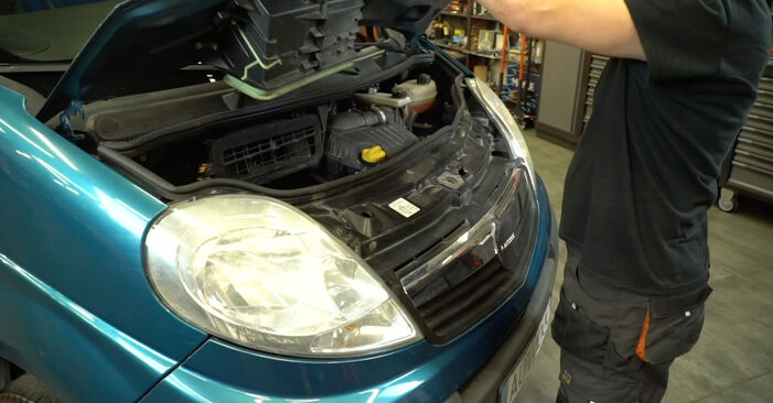 Como trocar Filtro do Habitáculo no Opel Vivaro A Combi 2001 - manuais gratuitos em PDF e vídeo