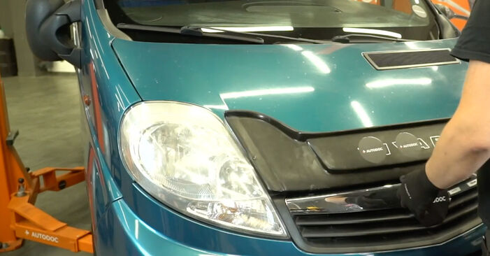 Como substituir Filtro do Habitáculo no OPEL Vivaro A Combi (X83) 2006: descarregue manuais em PDF e instruções em vídeo