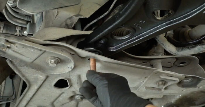 Opel Vivaro Van 1.9 DTI (F7) 2003 Control Arm replacement: free workshop manuals