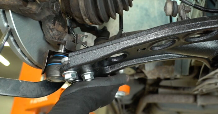 OPEL VIVARO Platform/Chassis (E7) 2.0 16V 2007 Traggelenk wechseln: wie schwer ist es, selbst zu reparieren - Downloaden Sie sich illustrierte Anleitungen