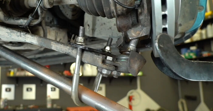 Substituição de VAUXHALL VIVARO 1.9 DTI Rótula De Suspensão: guias online e tutoriais em vídeo