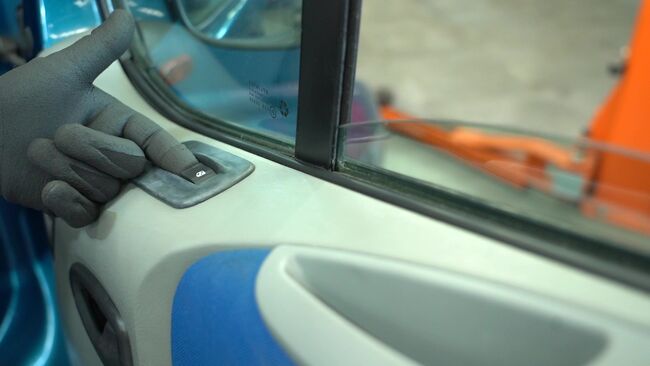 Kā noņemt OPEL VIVARO 1.9 DI (F7, J7, A07) 2005 Stikla Pacēlāja Slēdzis - viegli izpildāmas tiešsaistes instrukcijas