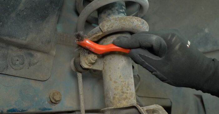 Substituindo Molas em Opel Vivaro Van 2011 2.0 CDTI (F7) por si mesmo