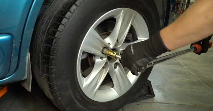 Cambio Copelas Del Amortiguador VAUXHALL VIVARO 2.0 CDTI 2011 no será un problema si sigue esta guía ilustrada paso a paso