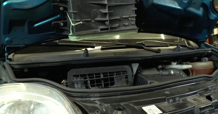 Como trocar Pinças de Travão no Opel Vivaro A Combi 2001 - manuais gratuitos em PDF e vídeo