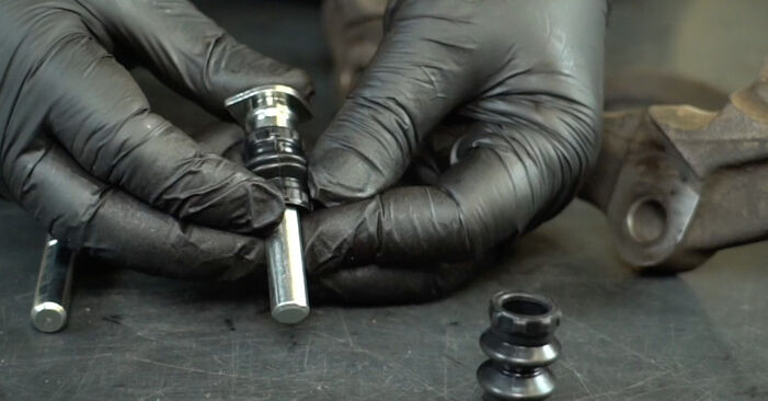 Hvordan man udskifter VAUXHALL VIVARO Bremsekaliber Reparationssæt - trin-for-trin manualer og video vejledninger