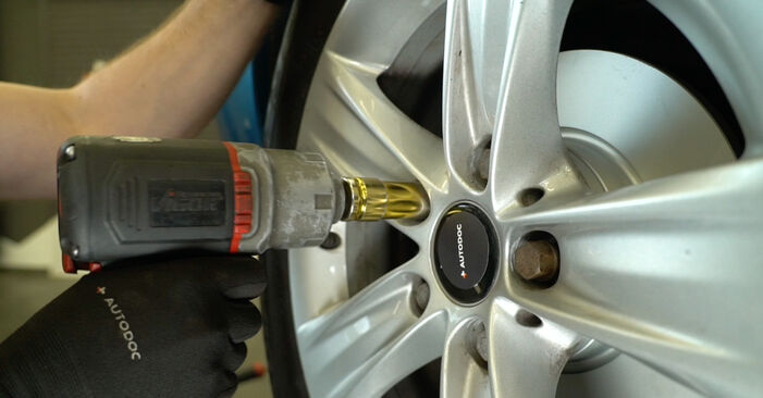 Como remover OPEL VIVARO 2.5 DTI (F7) 2005 Pastilhas De Travão - instruções online fáceis de seguir
