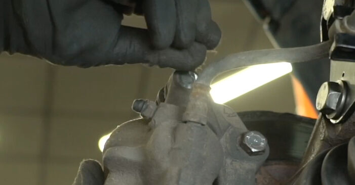Wie lange braucht der Teilewechsel: Bremsscheiben am VAUXHALL VIVARO Box (F7) 2009 - Einlässliche PDF-Wegleitung