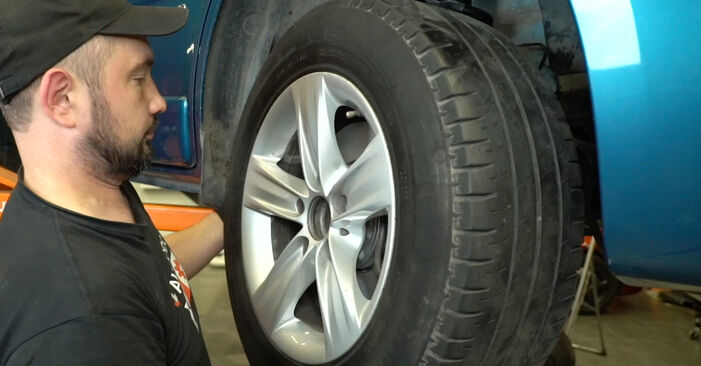 Como remover VAUXHALL VIVARO 2.0 16V 2005 Pastilhas De Travão - instruções online fáceis de seguir