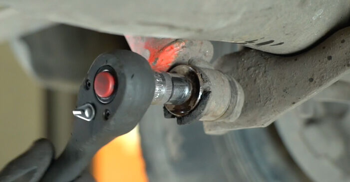 Changing Shock Absorber on MITSUBISHI L 200 / Triton Pickup (KA_T, KB_T) 2.5 DI-D 4WD (KB4T) 2007 by yourself