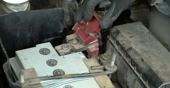 Mitsubishi Outlander 2 2.2 DI-D 4WD 2008 Batterie wechseln: Kostenfreie Reparaturwegleitungen