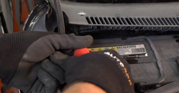 Jak vyměnit Kabinovy filtr na VAUXHALL VECTRA - bezplatné PDF a video návody.