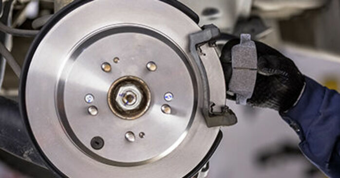 HONDA CR-V 2013 Bremsbeläge Schrittweise Anleitungen zum Wechsel von Autoteilen