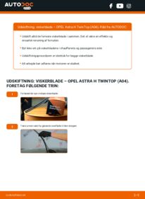 Hvordan man udfører udskiftning af: Viskerblade på 1.9 CDTi (L67) Opel Astra H TwinTop