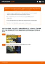 Come cambiare Spazzole tergicristallo anteriore e posteriore TOYOTA CORONA Estate - manuale online