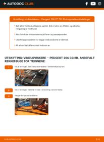 Slik bytter du Vindusviskere 1.6 16V (2DNFUF, 2DNFUR) Peugeot 206 cc 2d